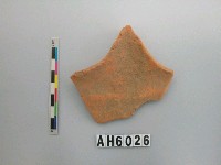 藏品(褐色泥質陶器殘件)的圖片